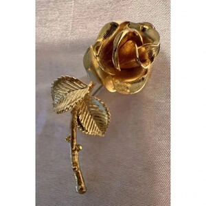 2/40$ Vintage Rose Flower Pin In Gold Colour Brooch Grannycore